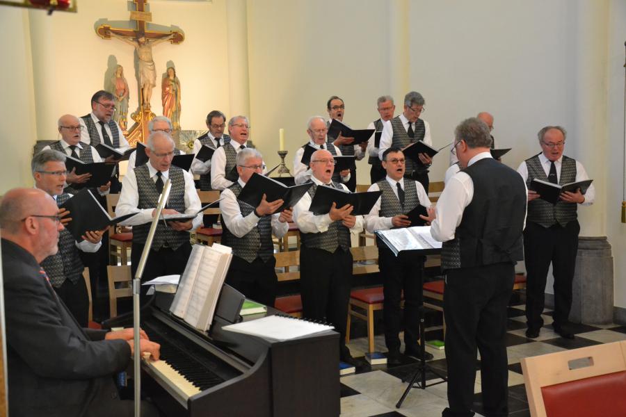 Het Sint-Ceciliakoor zingt hemelse muziek © Karen Devroe