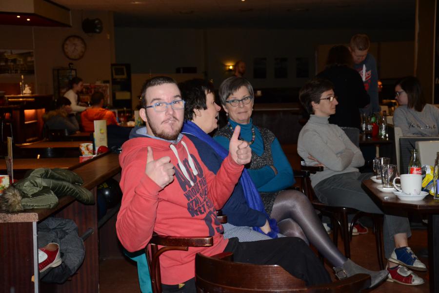 Bowling kerstfeest acolieten © Louise Vancraeynest