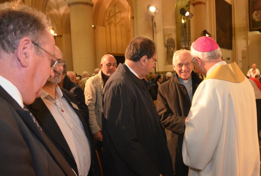 Dag op dag 20 jaar geleden werd mgr. Hoogmartens tot bisschop gewijd. Ook dat jubileum werd in de bloemetjes gezet. © Persdienst bisdom Hasselt