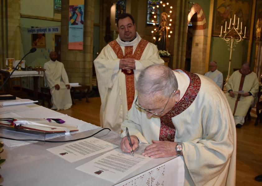 ondertekening benoemingsbrief © G.B.