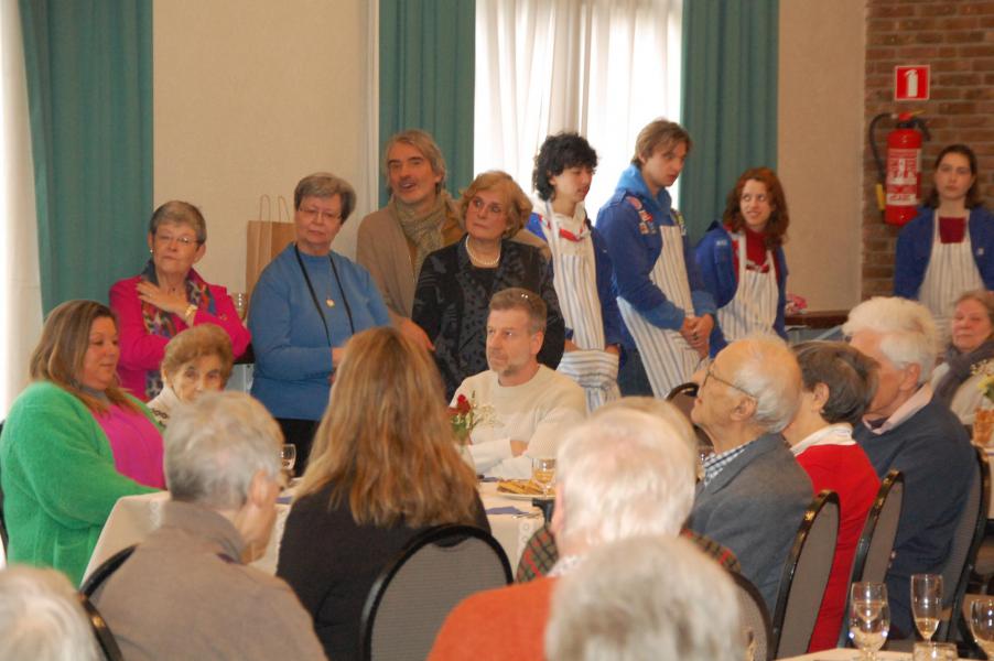 aandachtige luisteraars vooraan ... © Hugo Zwysen