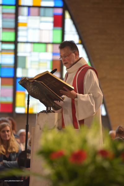 Vormselviering in de Sint-Niklaaskerk © P. Blanckaert