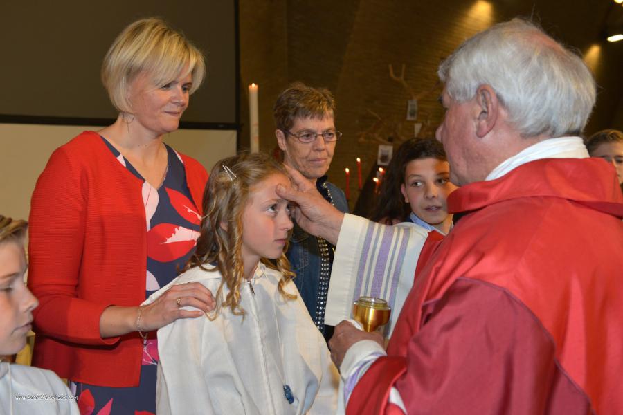 Vormselviering in de Sint-Niklaaskerk © P. Blanckaert