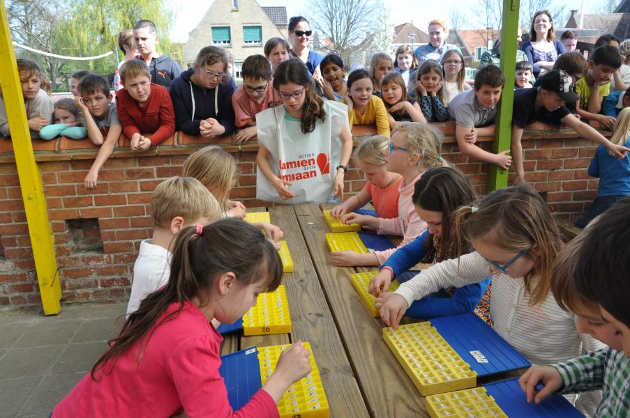Damiaan in volle actie in de vrije school de Ark 