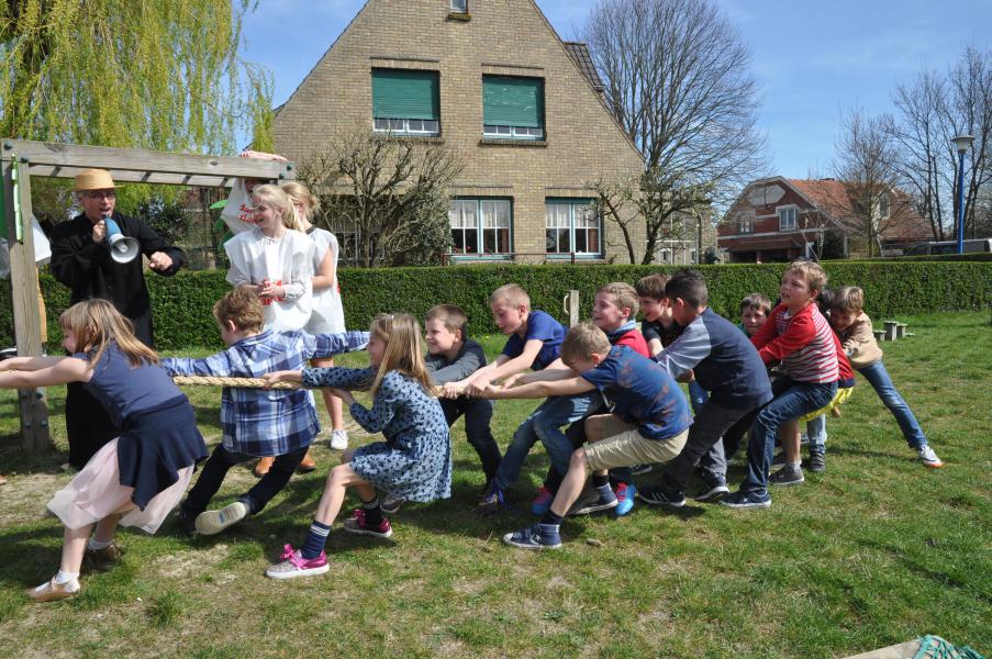 Damiaan in volle actie in de vrije school de Ark 