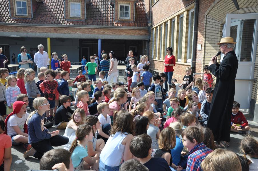 Damiaan in volle actie in de vrije school de Ark 