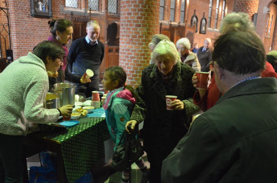 Soep in de kerk © Mariette Dhondt