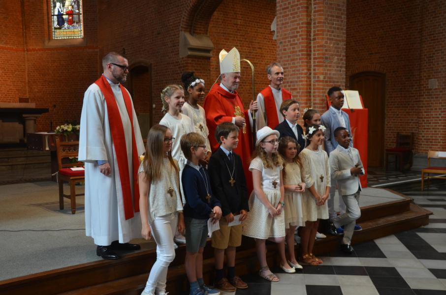 Vormelingen 2017 samen met de vormheer mgr. Kockerols © Mariette Dhondt