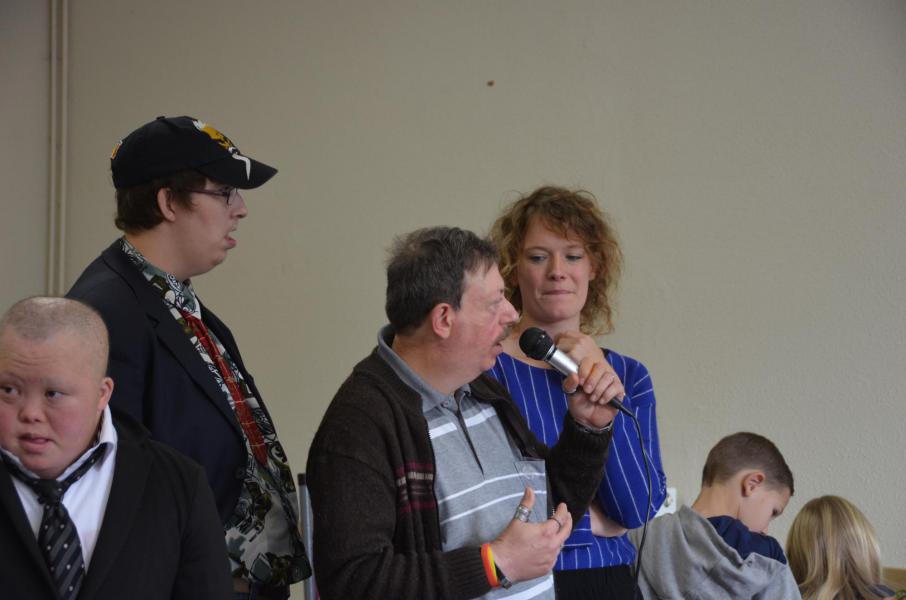 Interview tijdens de potluck © Mariette Dhondt