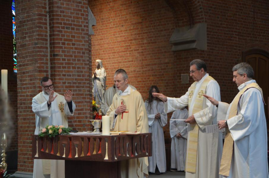 Monseigneur Herman Cosyns en deken Eric Vancraeynest concelebreerden, © Dirk Adams