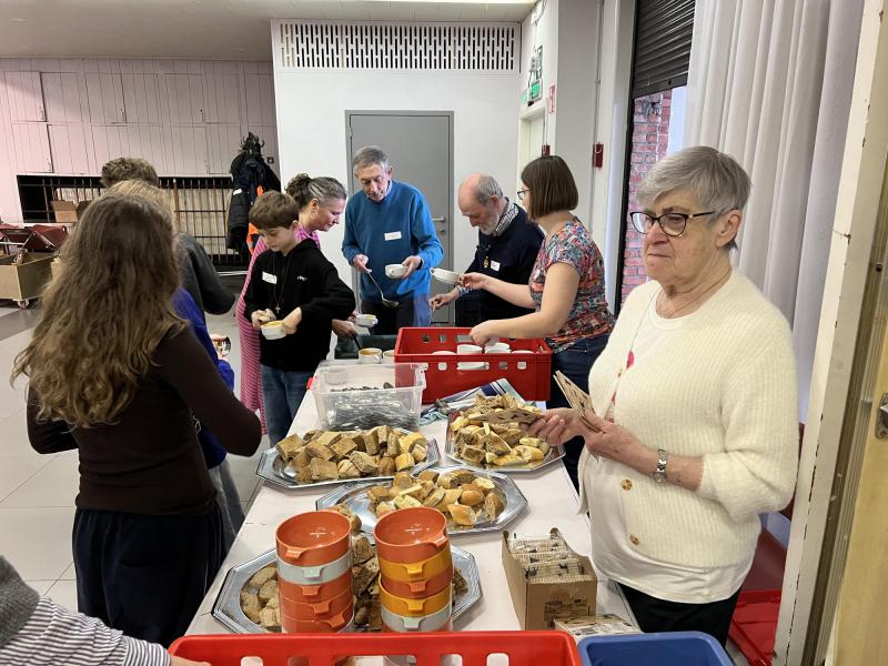 De samenkomst werd afgesloten met lekkere tomatensoep en brood, 7 maart 2026 © Dirk Bellens