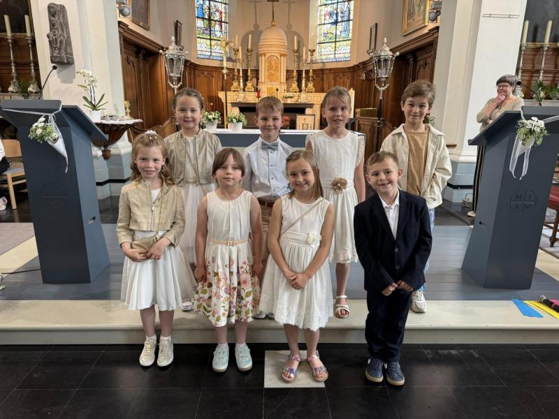 Eerste Communicanten uit Hartencollege Basisschool Okegem op 9 mei 2026 © Alexander Vandaele