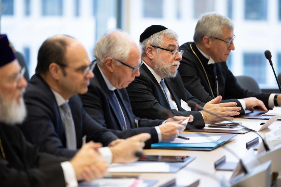 Interreligieuze leiders in overleg met EU-politici © Comece