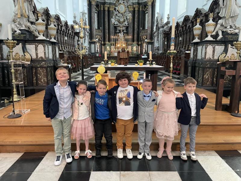 Wat een lieverdjes! Proficiat met jullie eerste communie beste kinderen. Dank aan de school ook, Hartencollege Buitengewoon Lager Onderwijs. © Alexander Vandaele