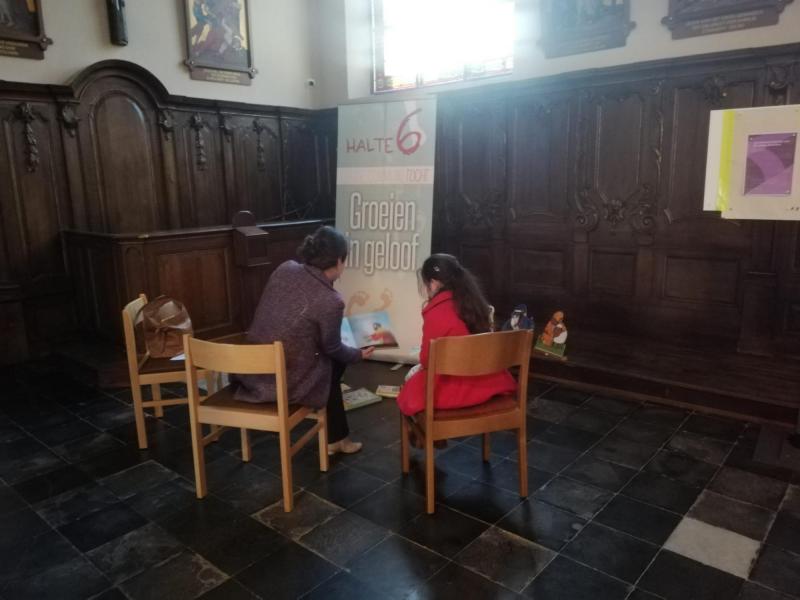 Eerste Communietocht maart 2024 in de kerk te Outer © Krista De Vos