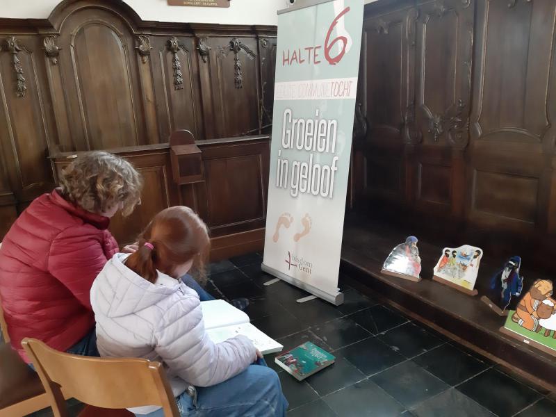 Eerste Communietocht maart 2024 in de kerk te Outer © Krista De Vos