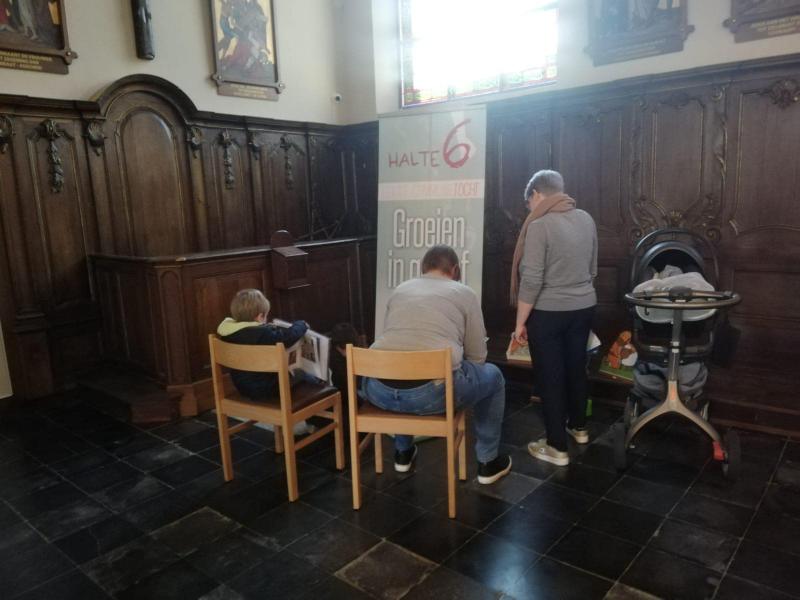 Eerste Communietocht maart 2024 in de kerk te Outer © Krista De Vos