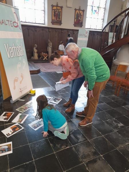 Eerste Communietocht maart 2024 in de kerk te Outer © Krista De Vos