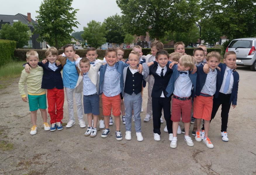 Eerste Communicanten in Denderwindeke © Raf Waltniel