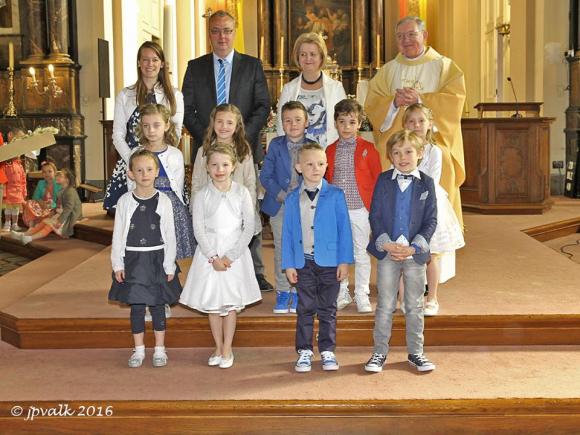 Eerste communicanten Gemeentelijke basisschool  