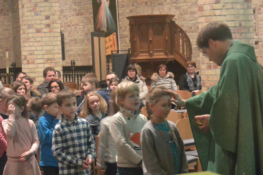 Eerste communicanten Beerst en Vladslo. 