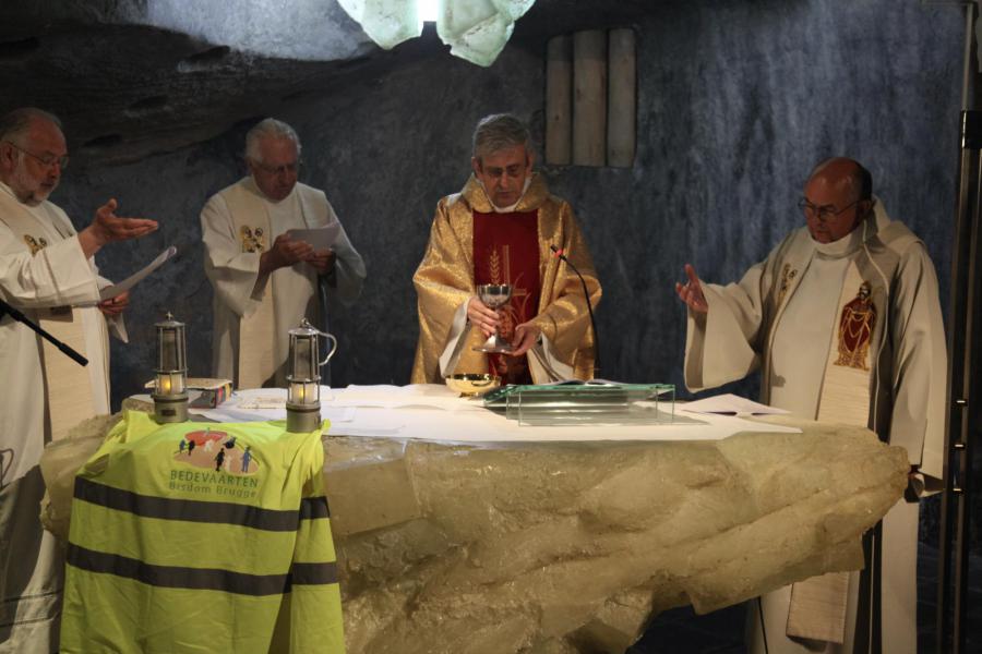 Eucharistieviering in de zoutmijn © Luc Devriese