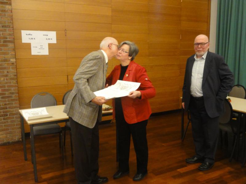 een zilveren ereteken voor Armand Janssens © Leo De Bie