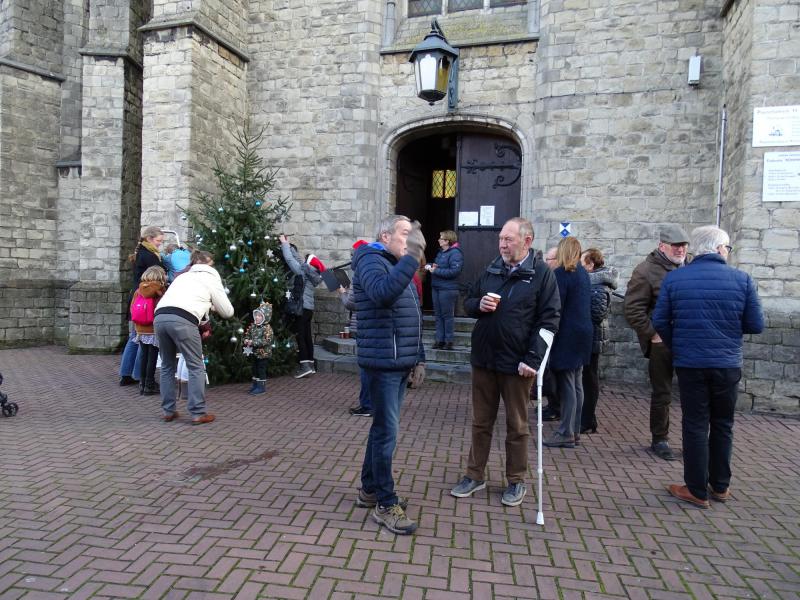 Kerstboom aan de kerk 