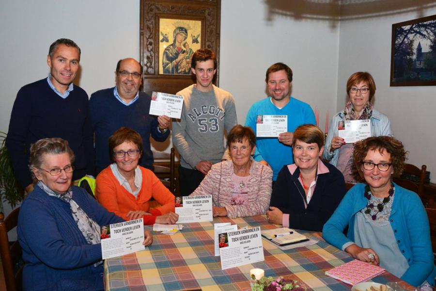 De parochieraad van Vichte met het nieuwe en jongste lid Lucas Deltour. 