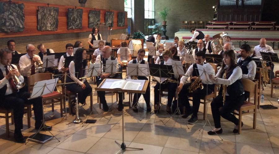 De fanfare St.-Cecilia uit Vichte 