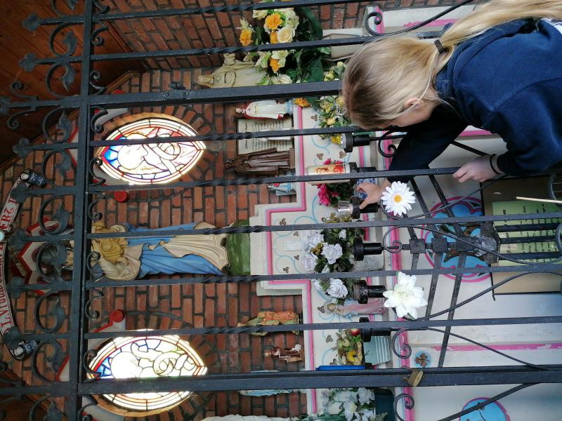 op weg naar het vormsel 