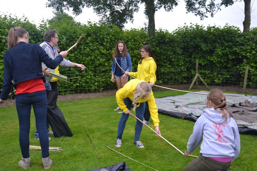 Samen onze tenten opzetten