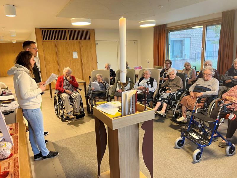 Ingetogen gebedsvieringen voor overleden medebewoners 