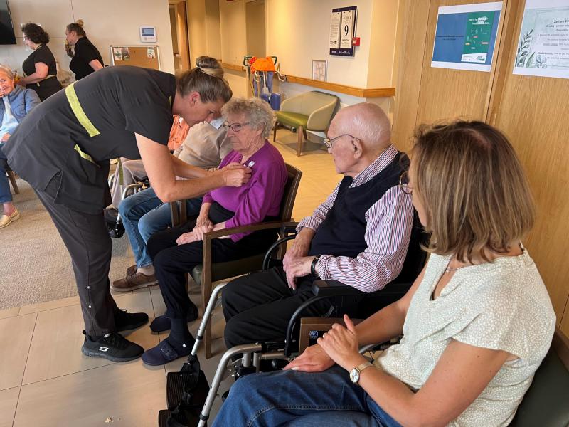 Ziekenzalving in wzc Amphora 