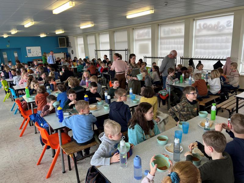 Sober maal in Wingense centrumschool 