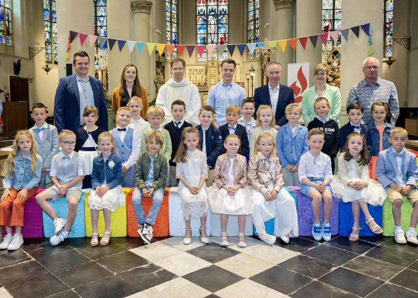 Eerste communie voor 24 kinderen van de Centrumschool op zondag 7 mei om 9 u. 