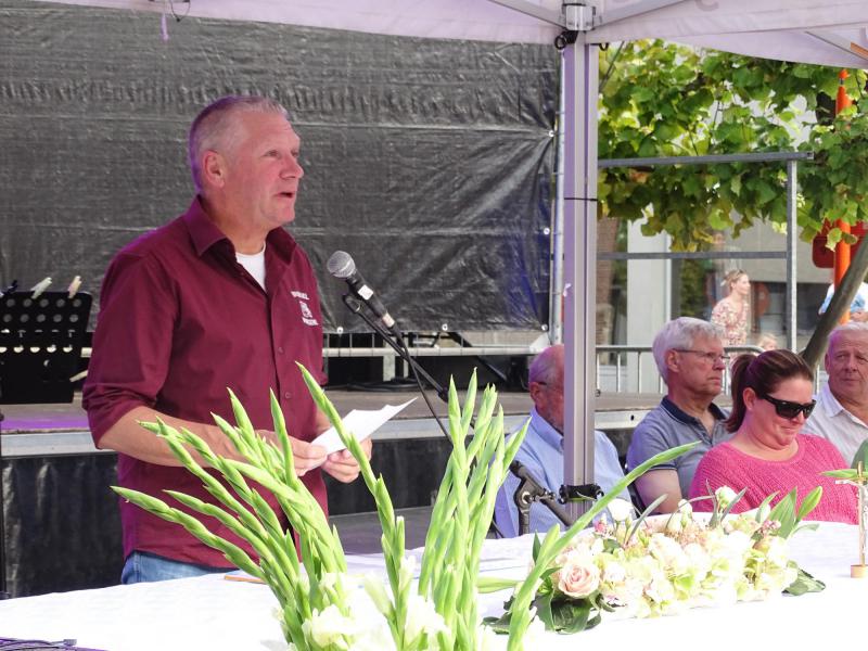 Eucharistieviering op het kerkplein in Wingene 