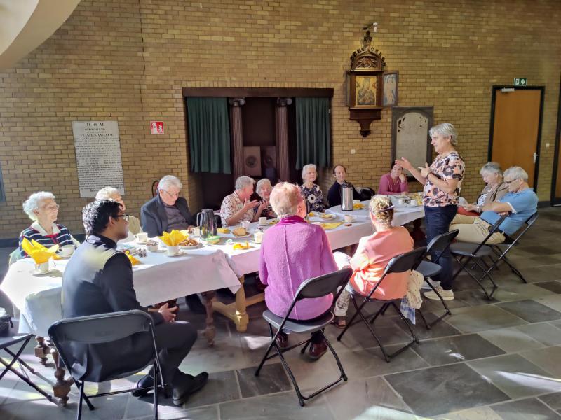 Bezoek uit Maasbree aan de kerk van Zwevezele 