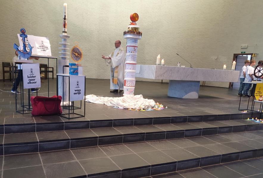 Schoolviering van de Regenboogschool te Beernem 