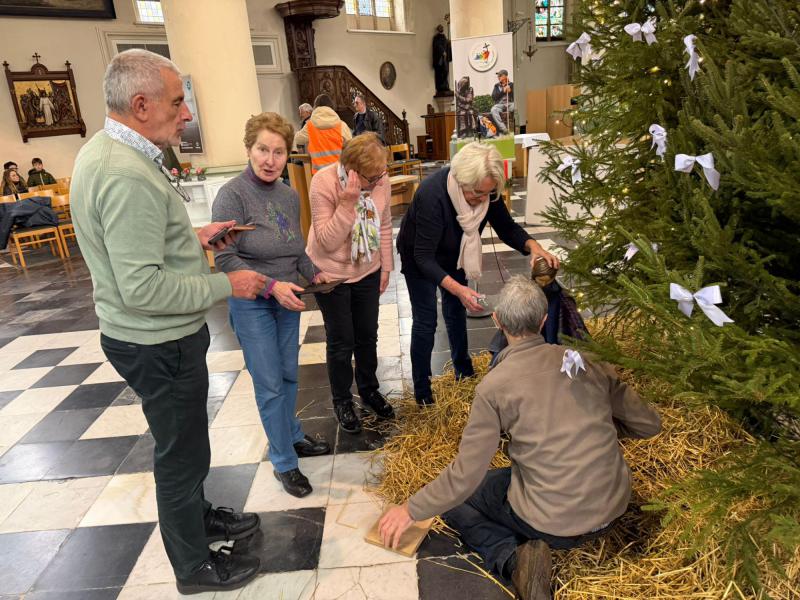 Versiering van de kerk in Wingene naar aanleiding van Kerstmis 