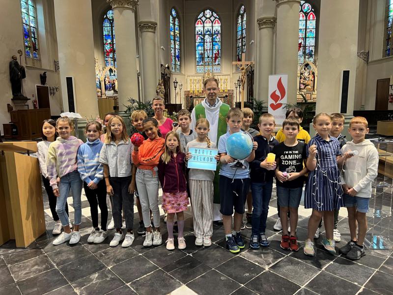 Schoolviering van de Centrumschool Wingene © © Diaken Danny Vandenbroucke