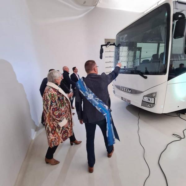 Inzegening nieuwe Driespan-autobus 