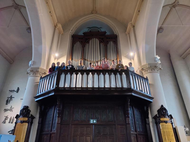Catechese voor de vormelingen in de Sint-Amanduskerk van Wingene 
