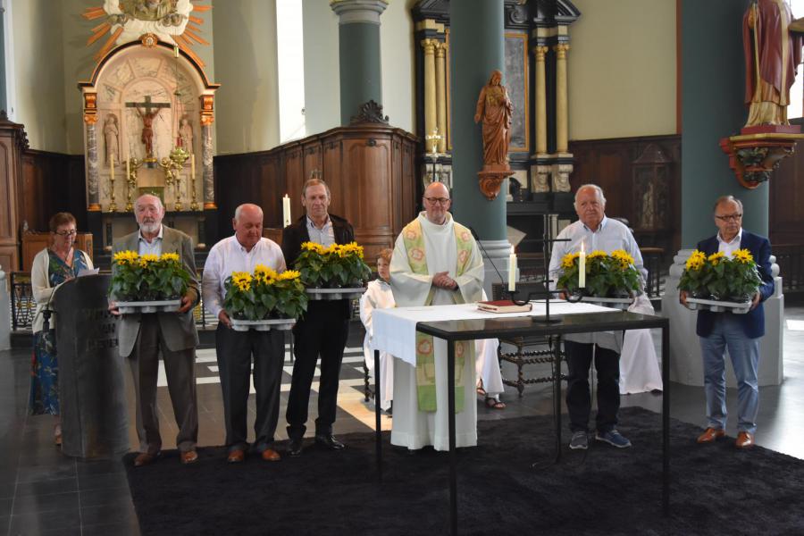Moederdag in de Sint-Lambertuskerk te Oedelem 