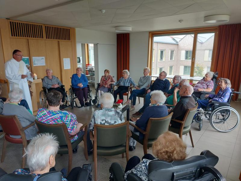 Rozenkransgebed in wzc Amphora 