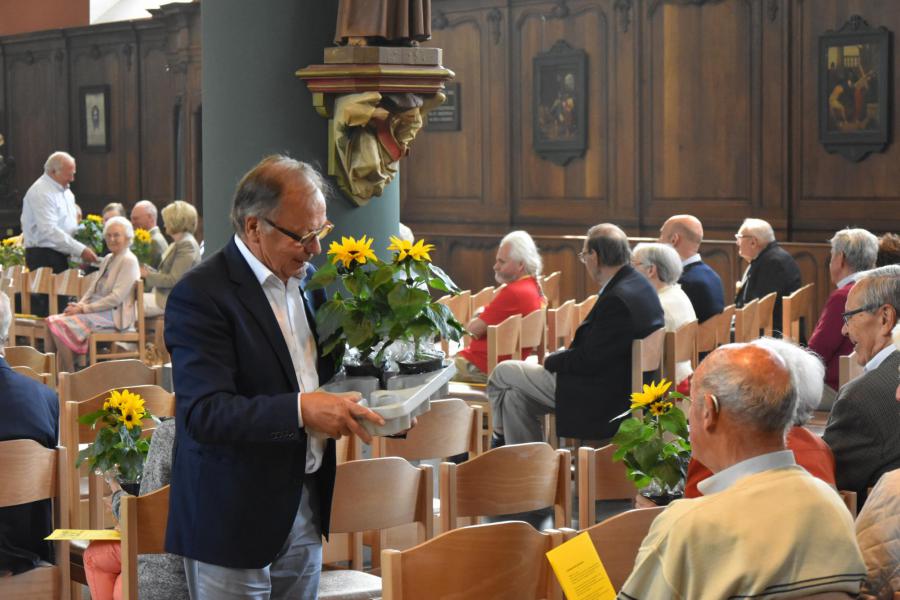 Moederdag in de Sint-Lambertuskerk te Oedelem 