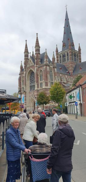 Bewoners van wzc Amphora op bedevaart naar Dadizele 