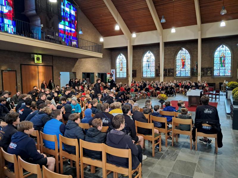 Chiro Zwevezele viert Christus-Koning 