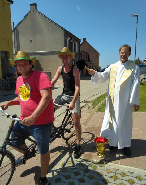 Auto- en fietsenzegening 