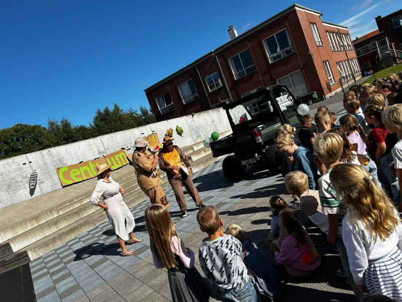 Eerste schooldag in de Centrumschool, of was het Centrumzoo? 